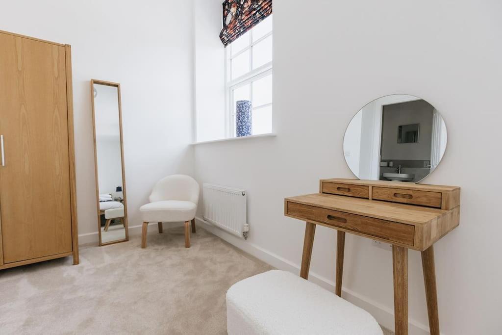 Bobbin Row - Grade 2 Listed Property With A Beautiful Design With Access To Leeds Leeds  Exterior foto